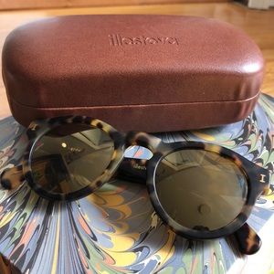 Illesteva Leonard Tortoise Sunglasses
